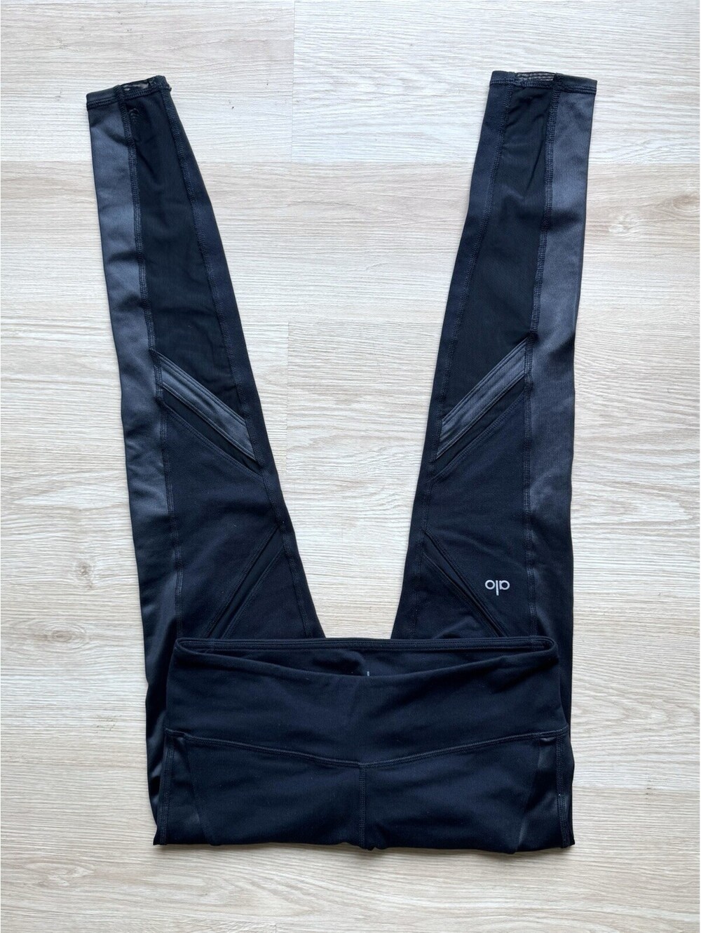 ALO YOGA Leggings Mesh Cutouts Activewear Bottoms Pants BLACK‎ Size Medium